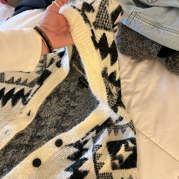 Black and Cream Geometric hooded Cardigan - Picture 3 of 5